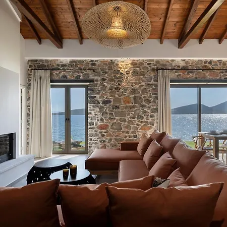 Lichnos Luxury Suites Sourpi Exterior photo