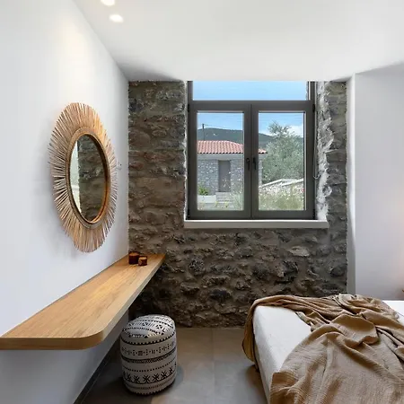 Lichnos Luxury Suites Sourpi Exterior photo