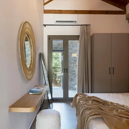 Lichnos Luxury Suites Sourpi Exterior photo