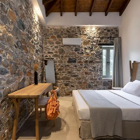 Lichnos Luxury Suites Sourpi Exterior photo