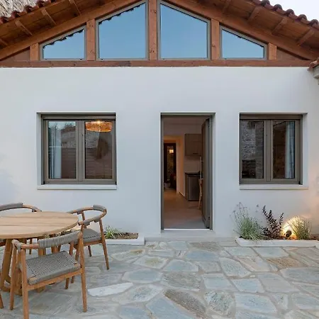 Lichnos Luxury Suites Sourpi Exterior photo