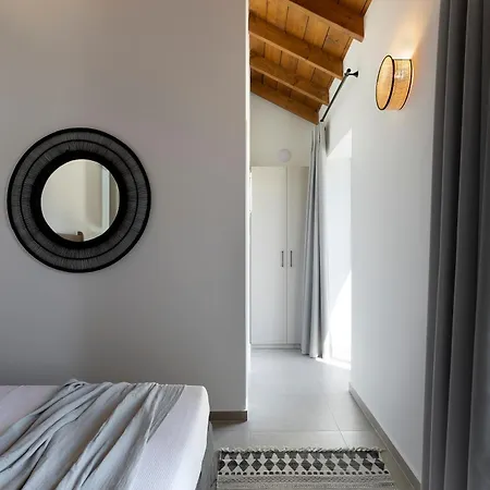 Lichnos Luxury Suites Sourpi Exterior photo