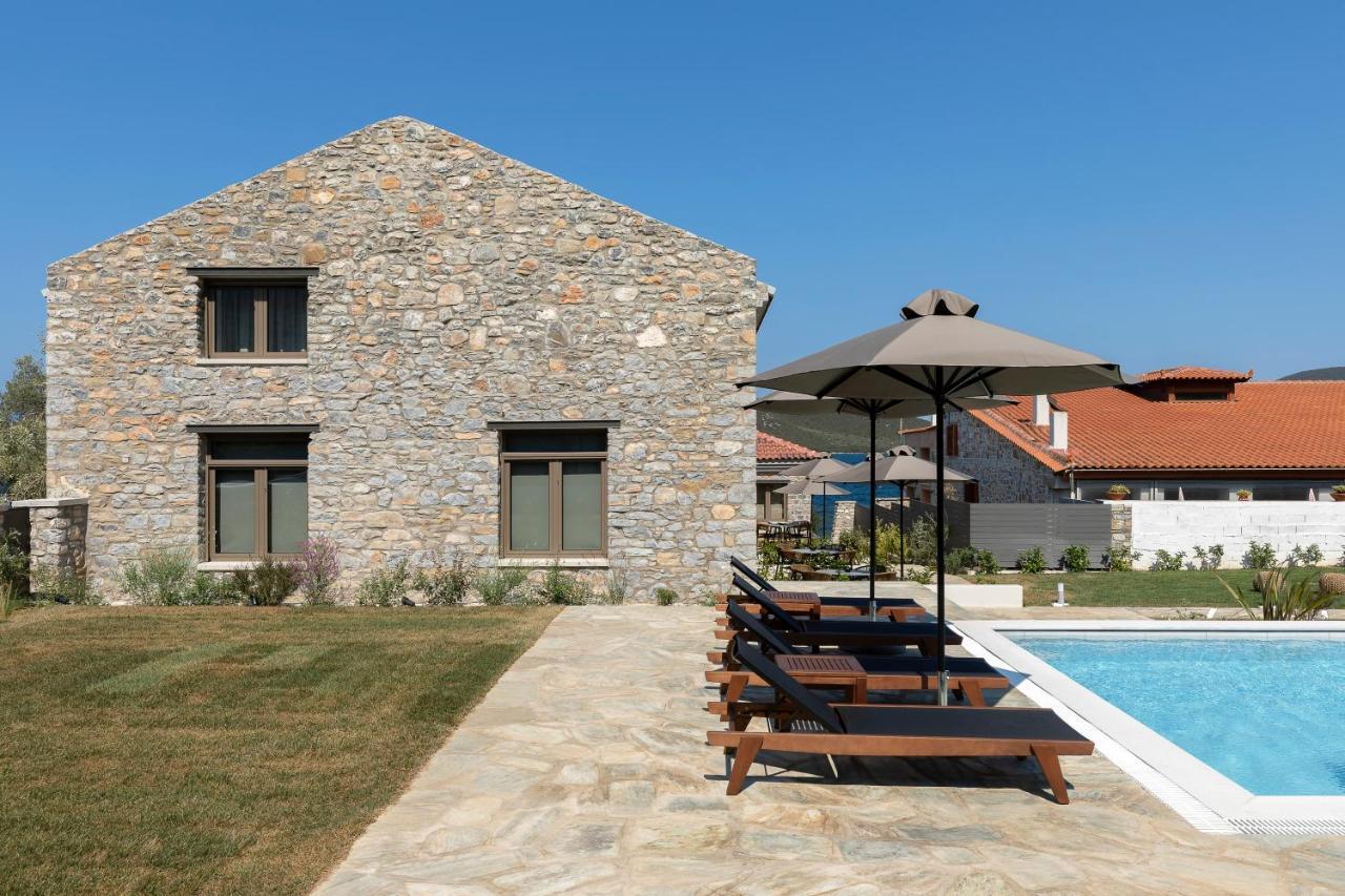 Lichnos Luxury Sourpi