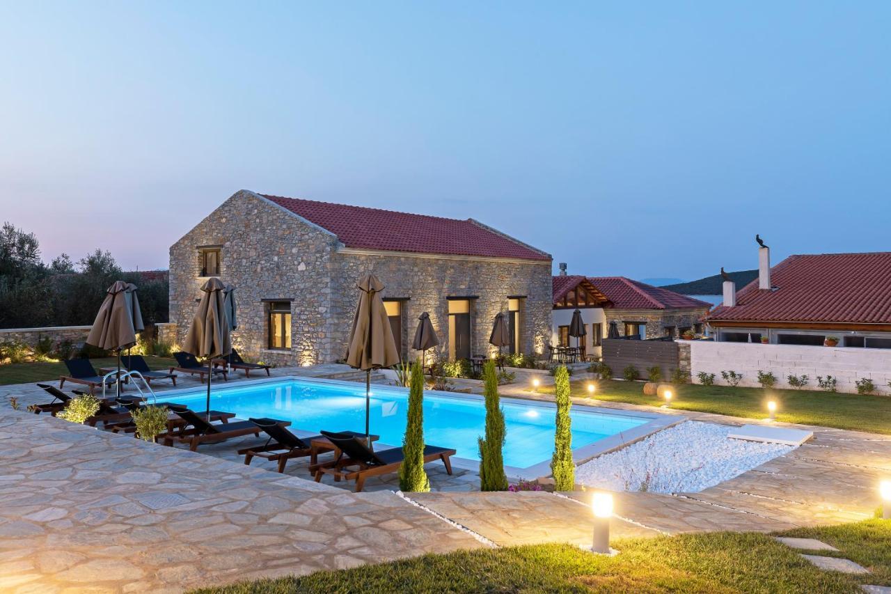 Lichnos Luxury Holiday home Sourpi