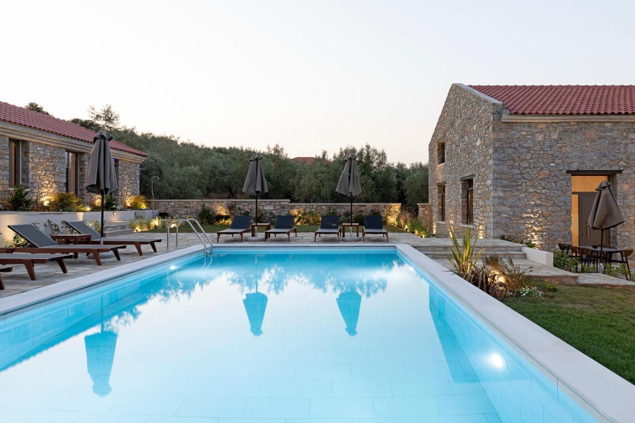 Lichnos Luxury Holiday home Sourpi
