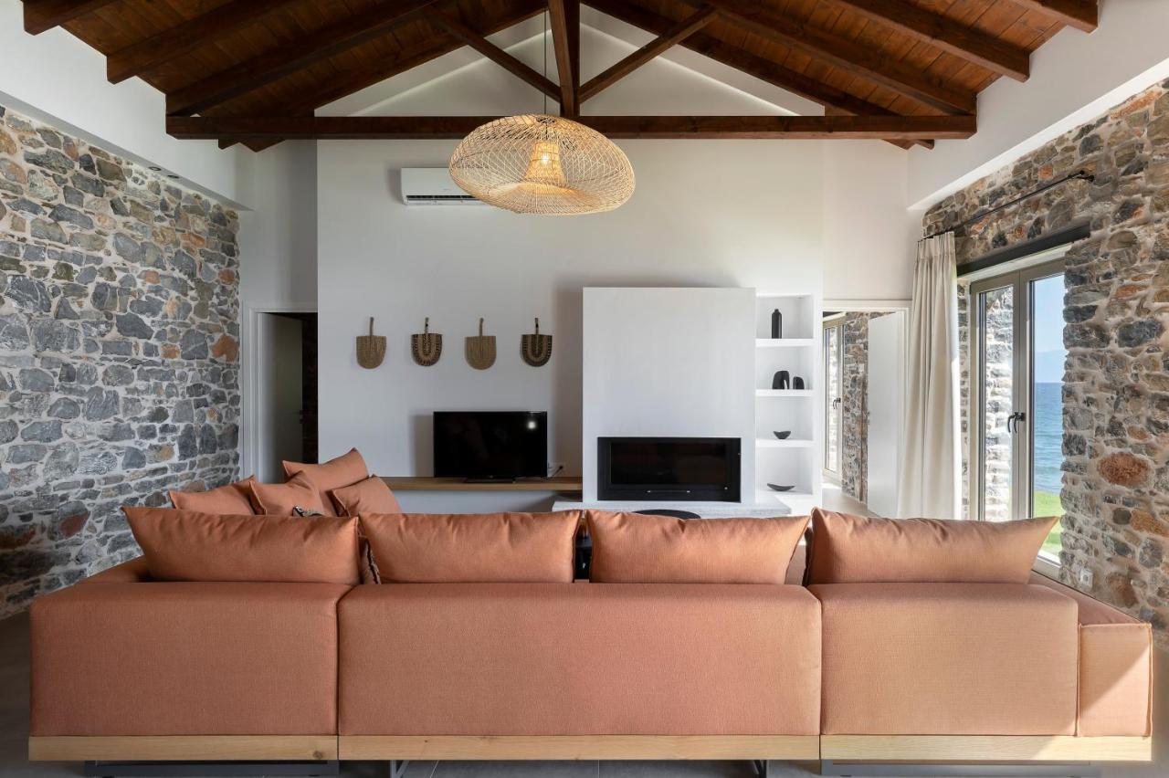 Lichnos Luxury Holiday home Sourpi